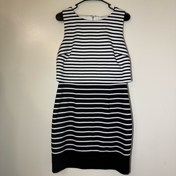 Ivanka Trump Dresses & Skirts - Ivanka Trump Black and White Striped Sleeveless Dress
